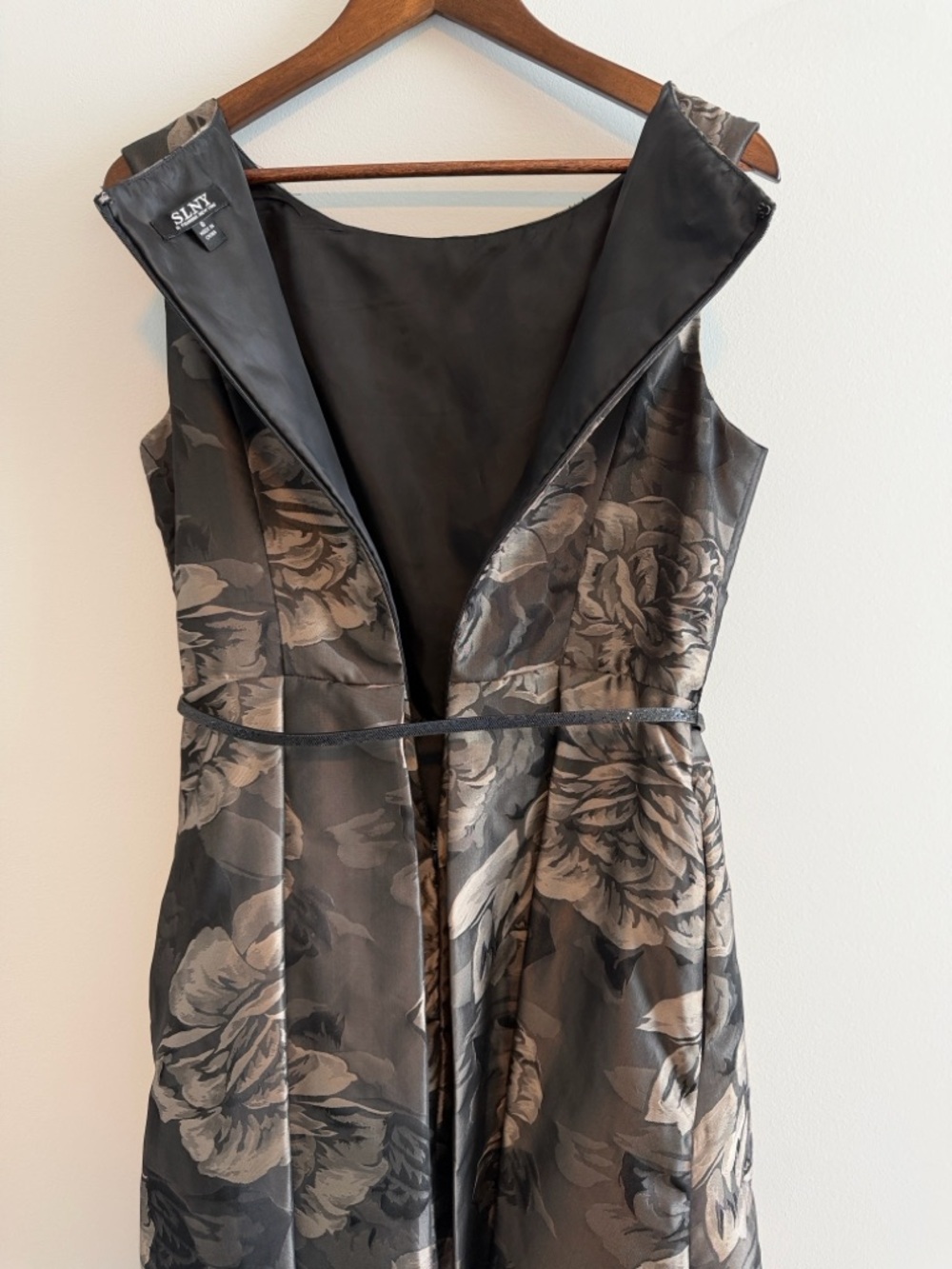 SLNY Gray Floral Jacquard Sleeveless Fit & Flare Cocktail Dress Size 8 - Picture 4 of 15